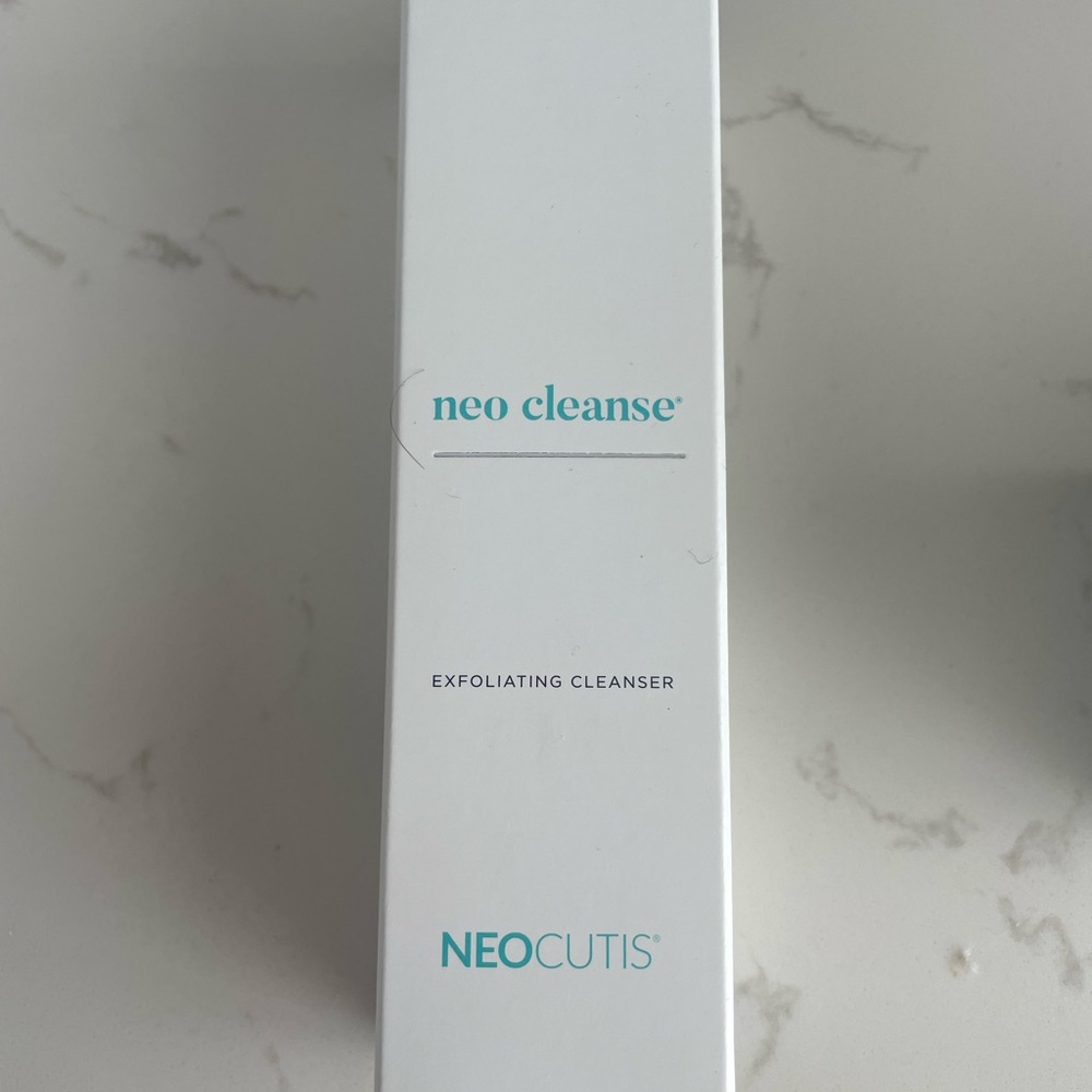 Neocutis Exfoliating Cleanser BRAND NEW STILL SEALED IN BOX UNOPENED 125ml